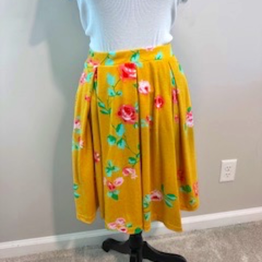 LulaRoe Yellow Skirt with Pockets Small